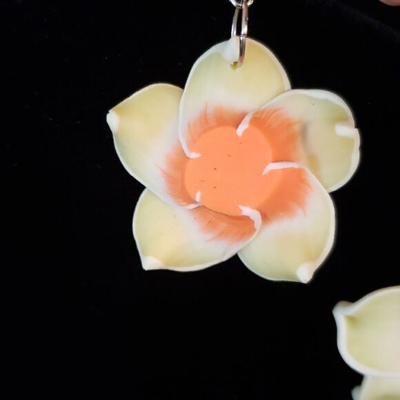 Beautiful Yellow Orange Tropical Flower Blossom Earrings - Picture 3 of 3